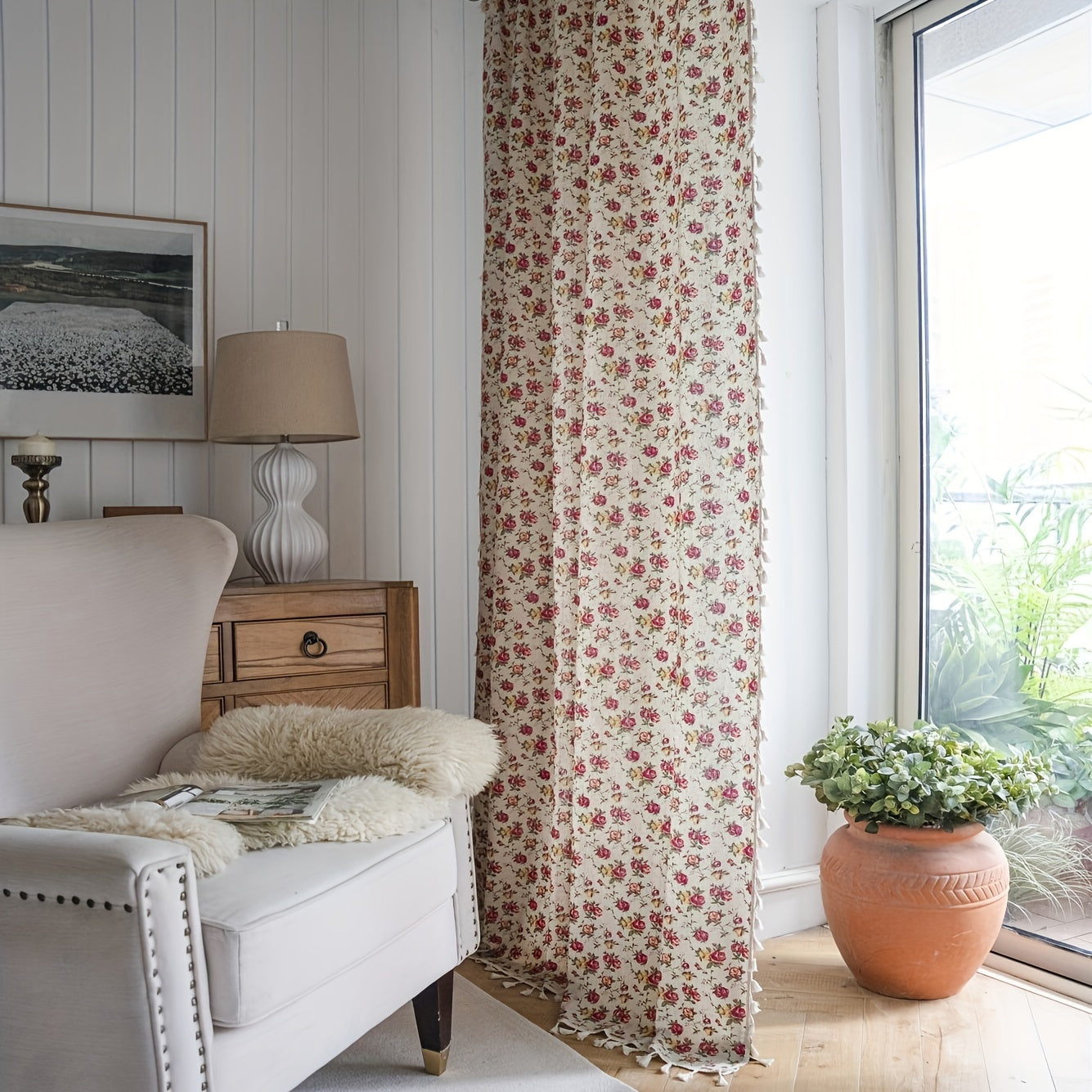 Rideau bohème fleuri en tissu effet lin avec pampilles décoratives