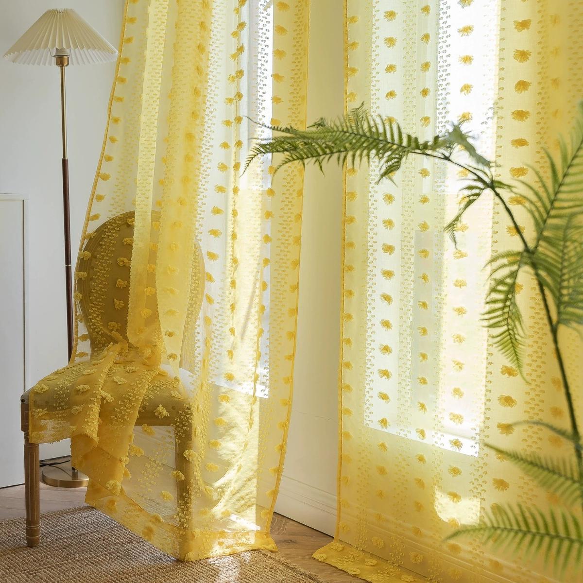 Rideau tamisant jaune à pompons en polyester pour salon et chambre
