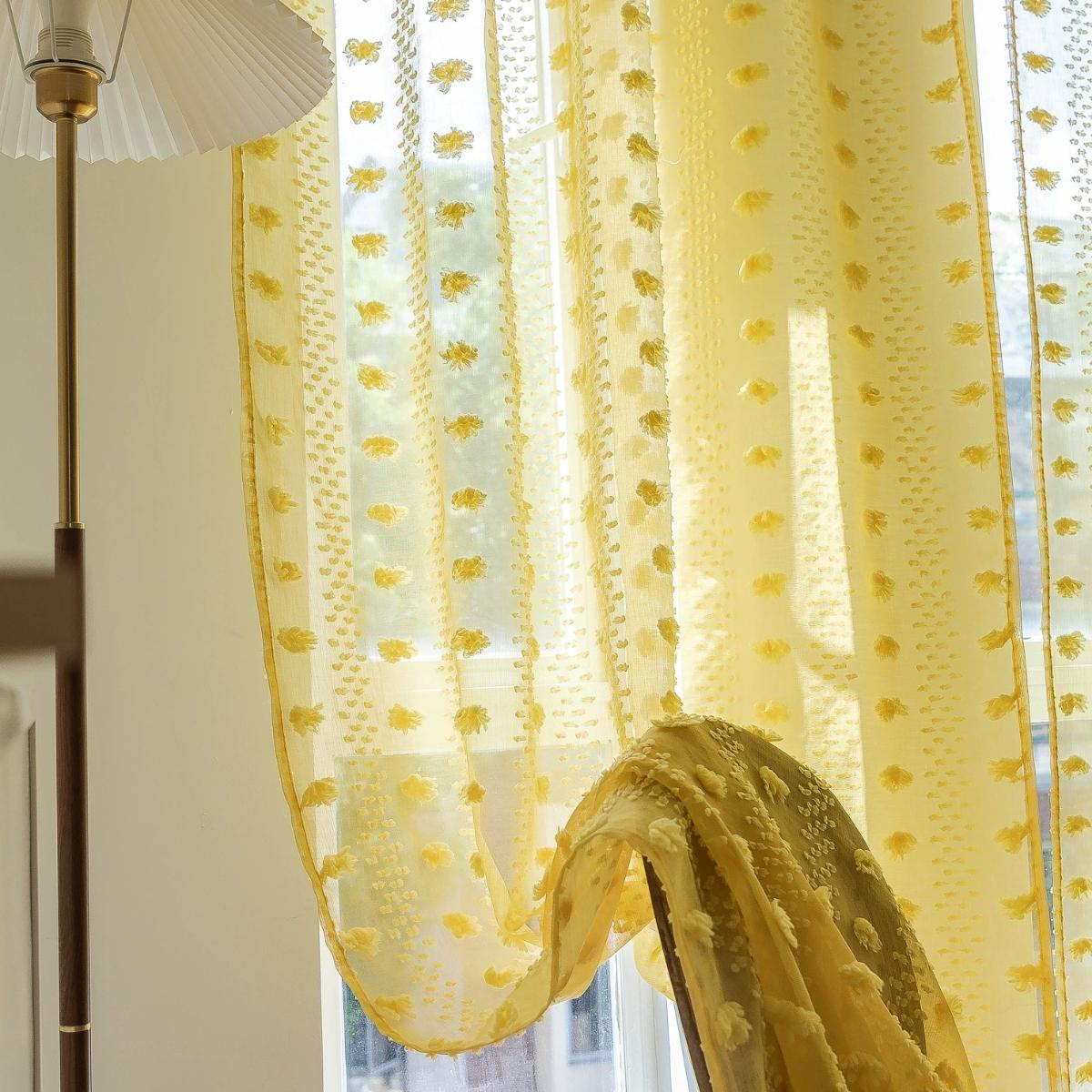 Rideau tamisant jaune à pompons en polyester pour salon et chambre