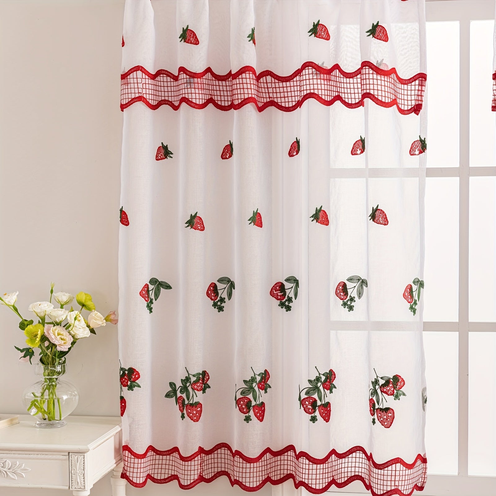 Rideaux courts brodés fraises style bohème pour cuisine (2 panneaux)