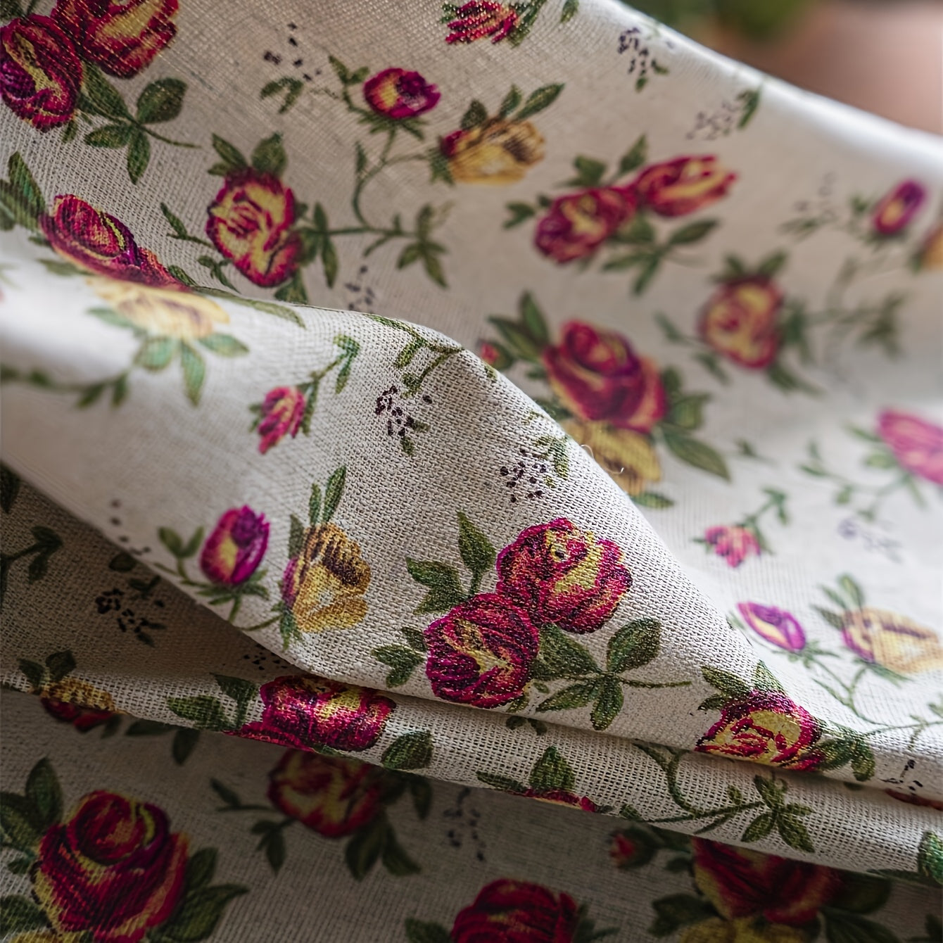 Rideau bohème fleuri en tissu effet lin avec pampilles décoratives