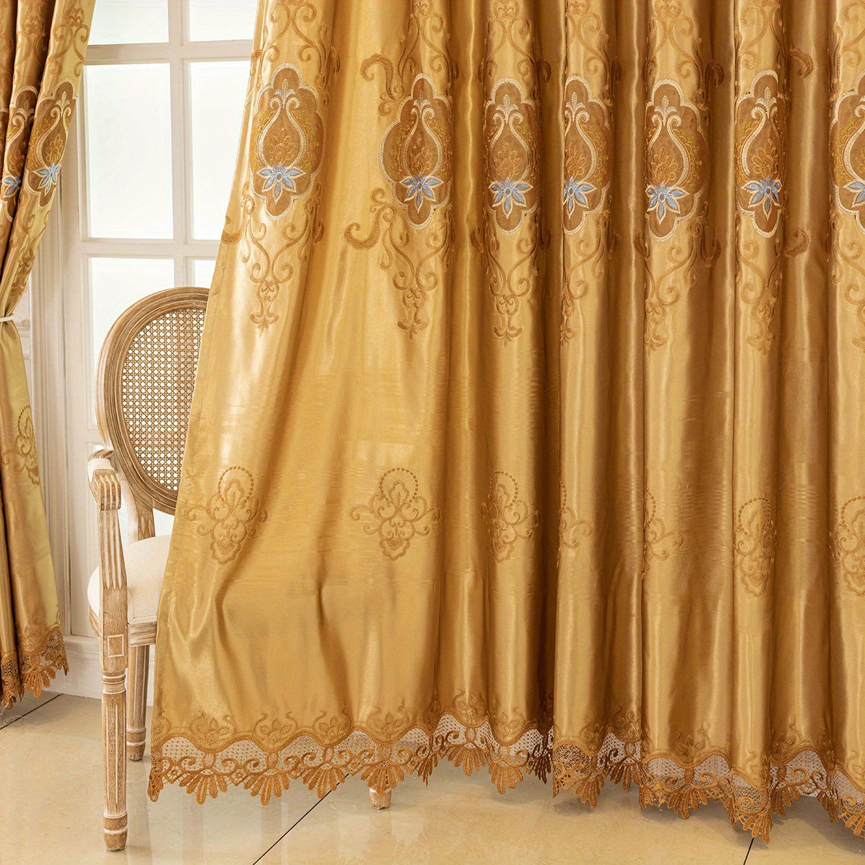 Rideau occultant brodé style européen en polyester satiné doré