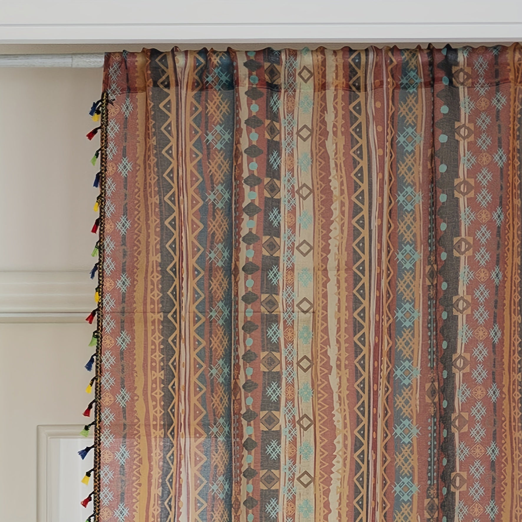 Rideau voilage bohème à rayures multicolores avec pompons (2 panneaux)