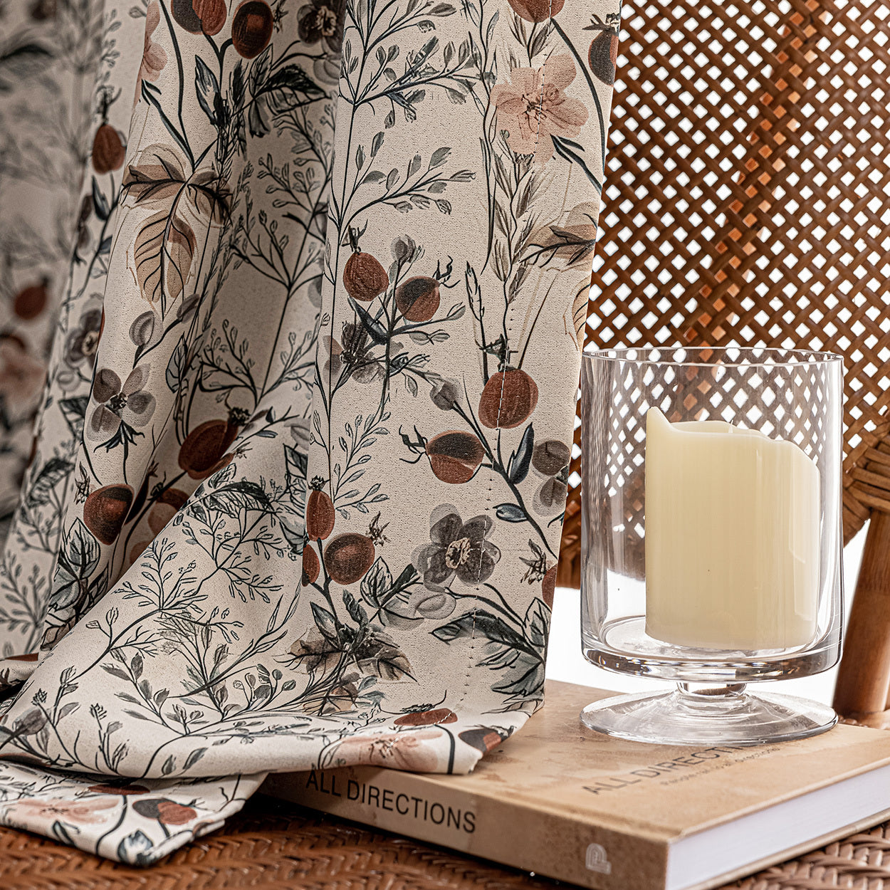 Rideau occultant jacquard floral beige pour porte-fenêtre et salon