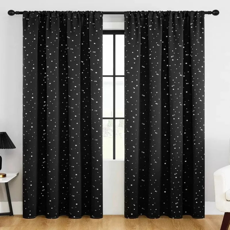 Rideau occultant noir motif étoiles métalliques pour chambre