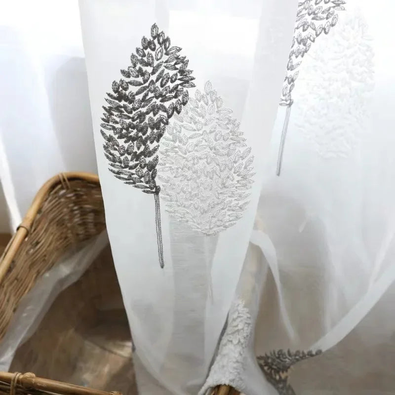 Rideau voilage blanc brodé motif arbre pour salon et chambre