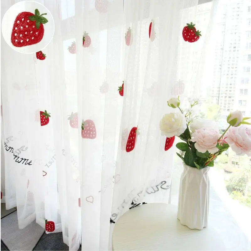 Rideau voilage enfant fraises brodées polyester tamisant chambre fille