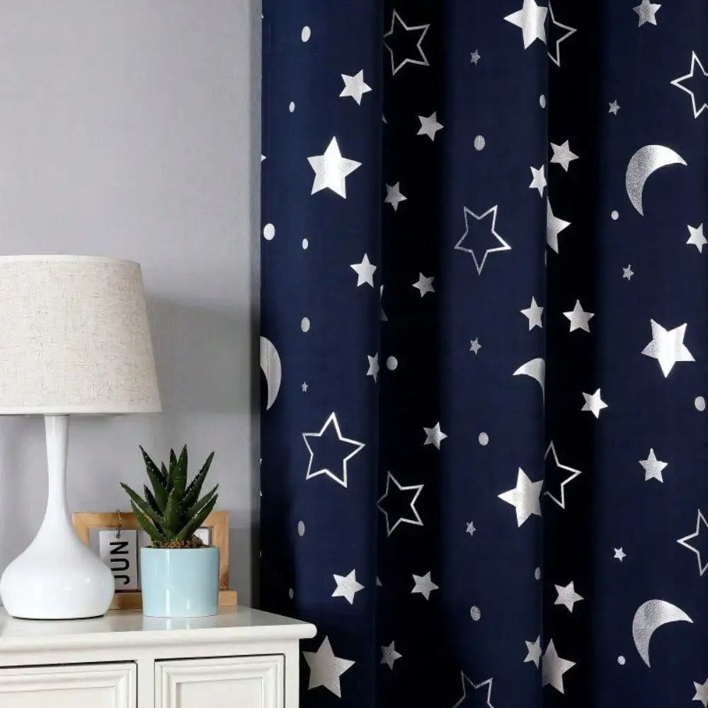 Rideau occultant étoiles et lune argentées en polyester pour chambre