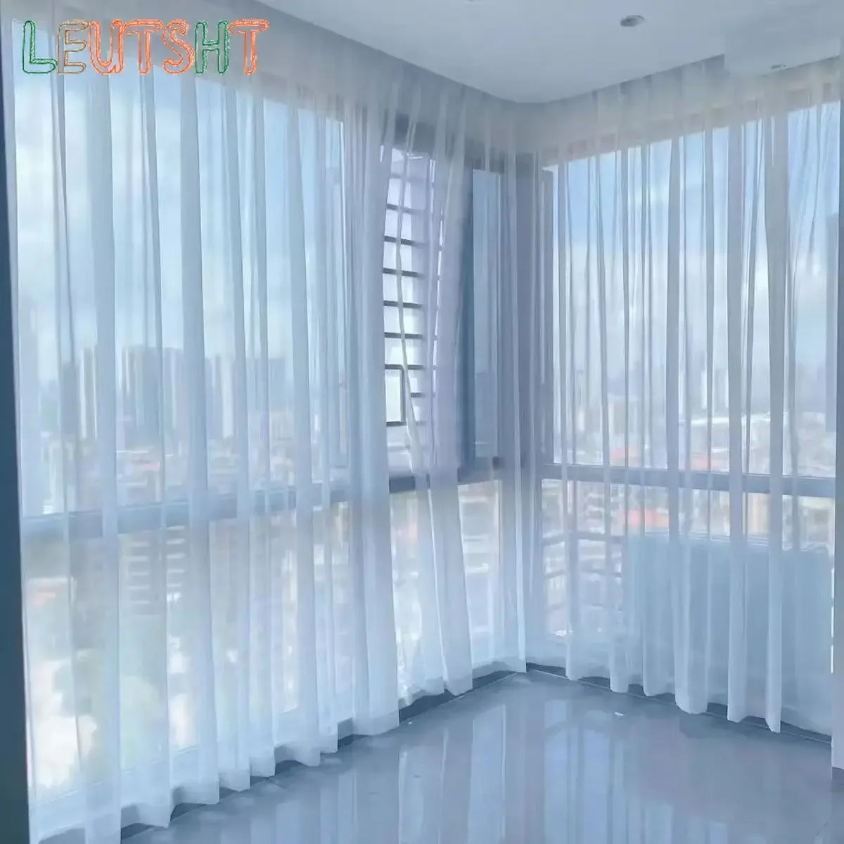 Rideau voilage blanc sur mesure semi-transparent pour salon et baie vitrée
