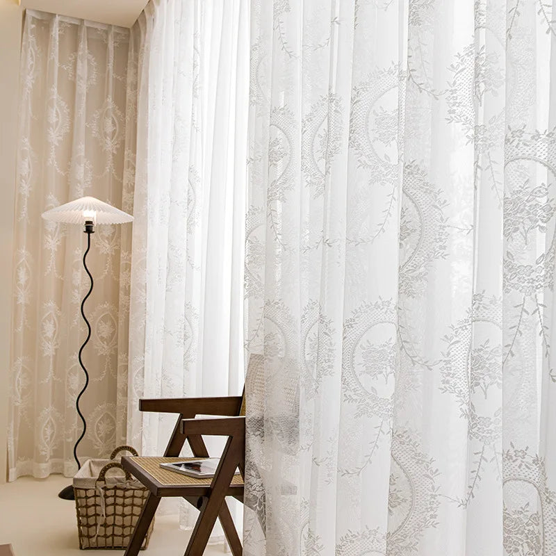 Voilage dentelle fleurie pivoine blanc tamisant élégant pour intérieur et extérieur