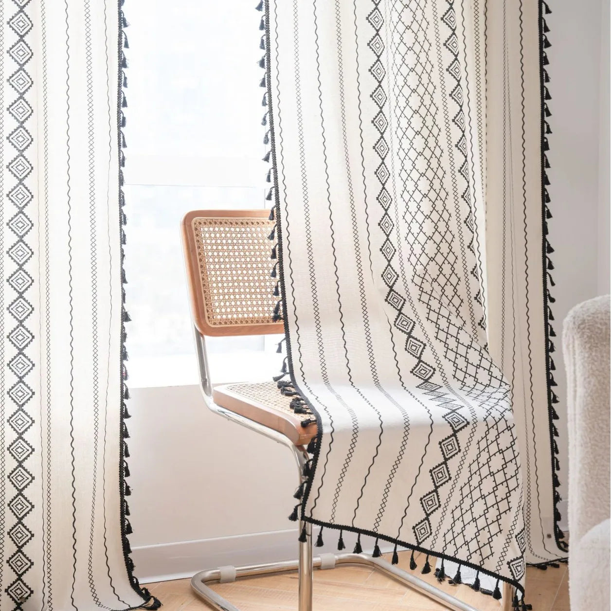 Rideau bohème géométrique en coton lin avec pompons décoratifs