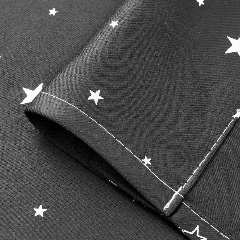 Rideau occultant noir motif étoiles métalliques pour chambre