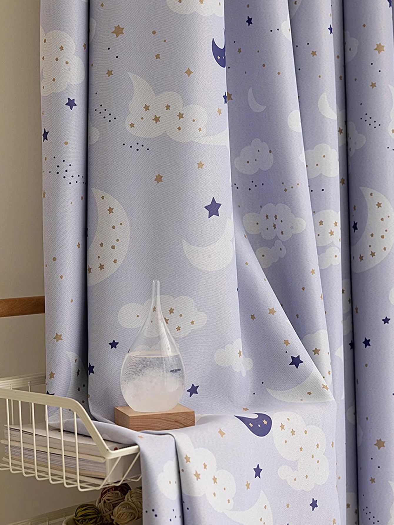 Rideau occultant enfant bleu à motifs lune et étoiles thermiques