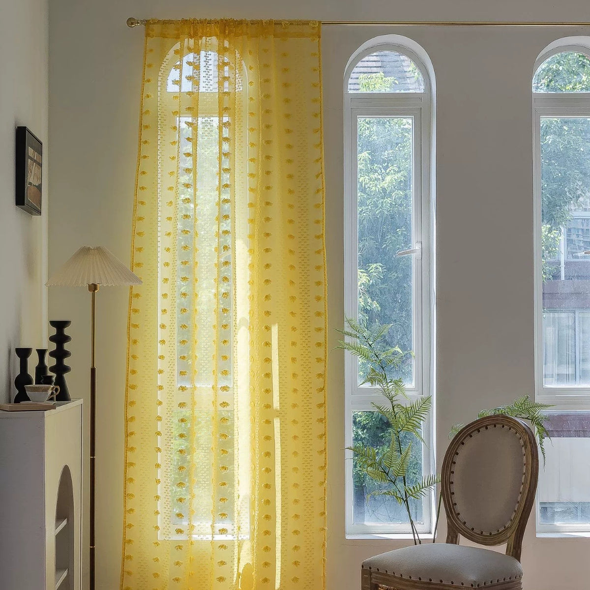 Rideau tamisant jaune à pompons en polyester pour salon et chambre