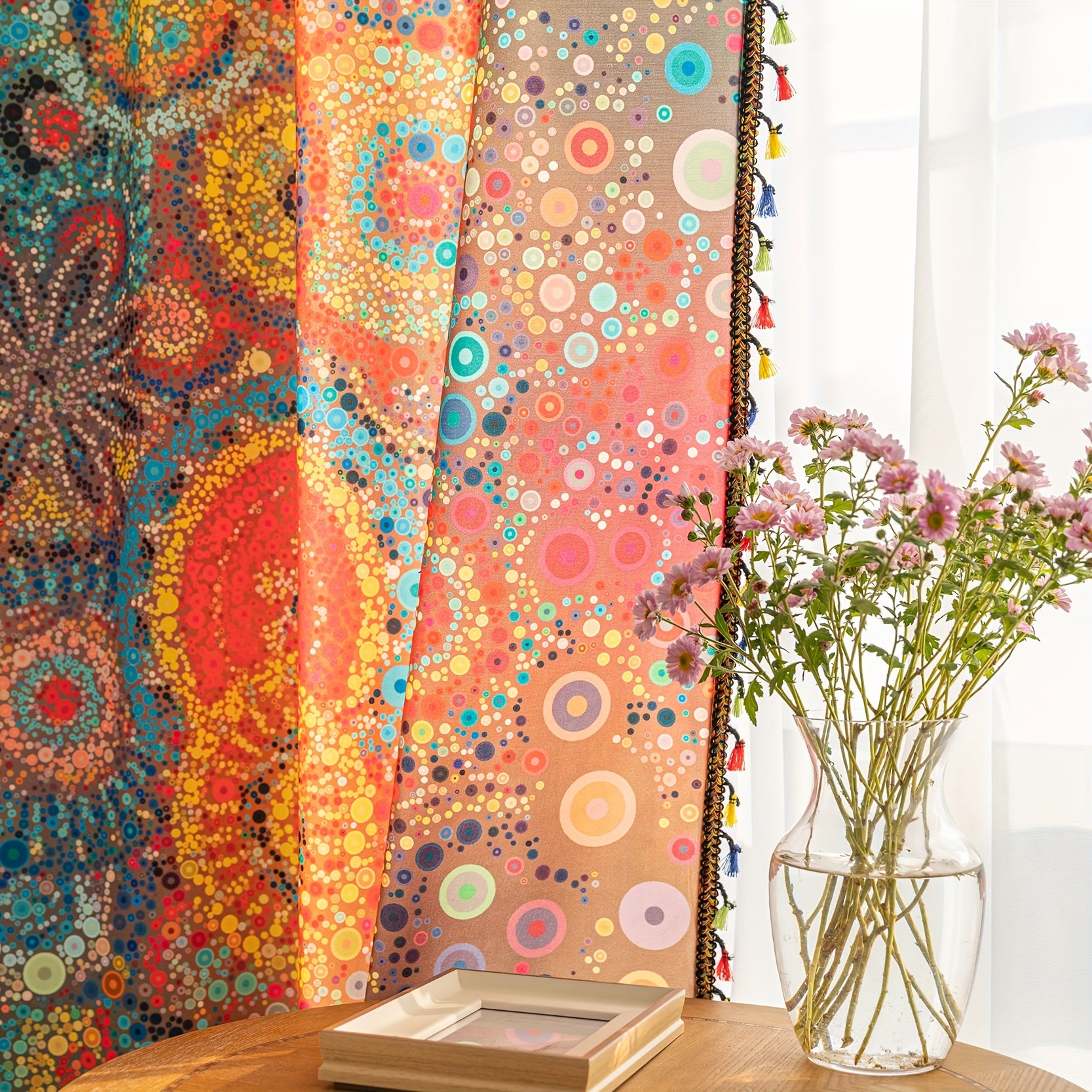 Rideaux bohèmes colorés à motifs mandala et pompons (2 panneaux)