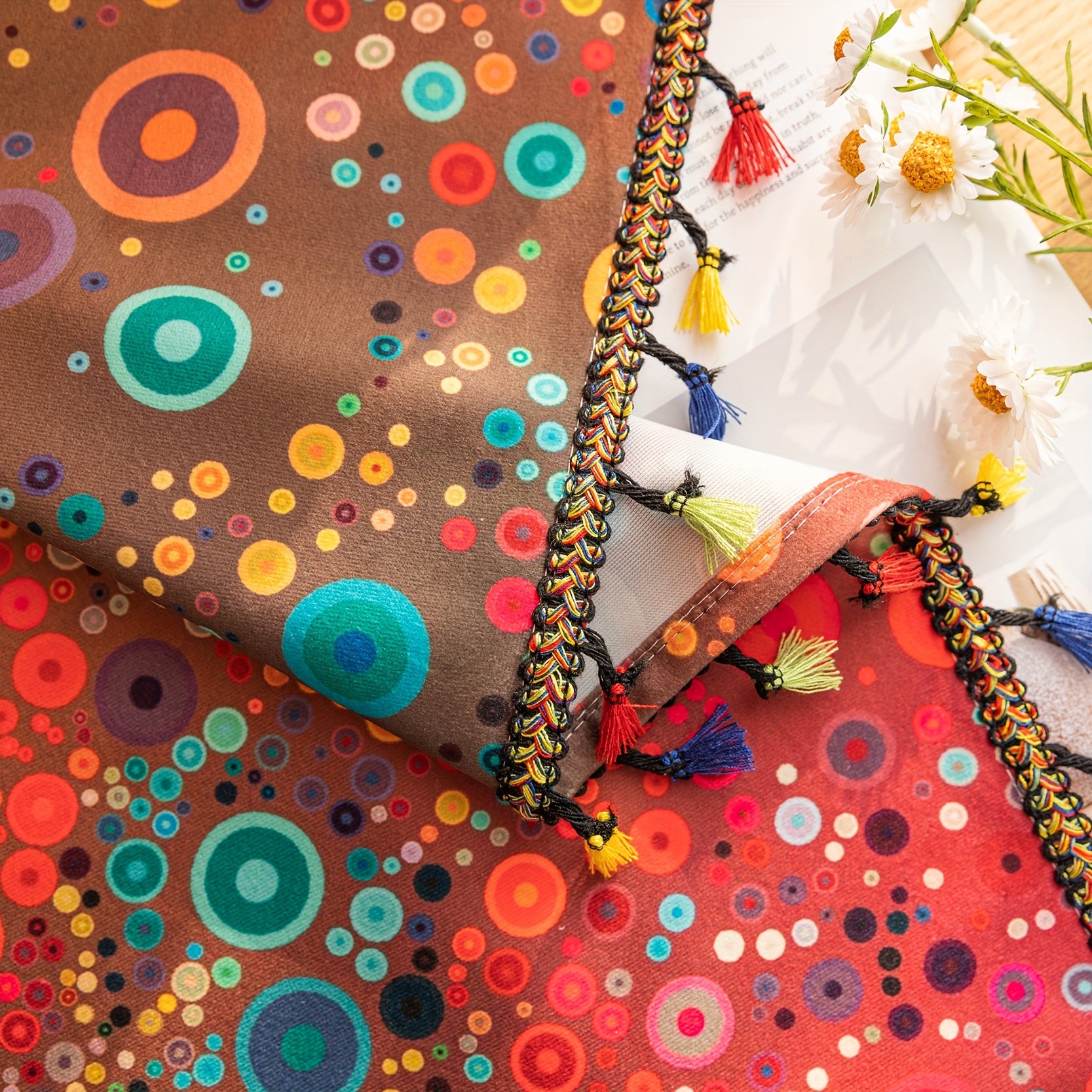 Rideaux bohèmes colorés à motifs mandala et pompons (2 panneaux)