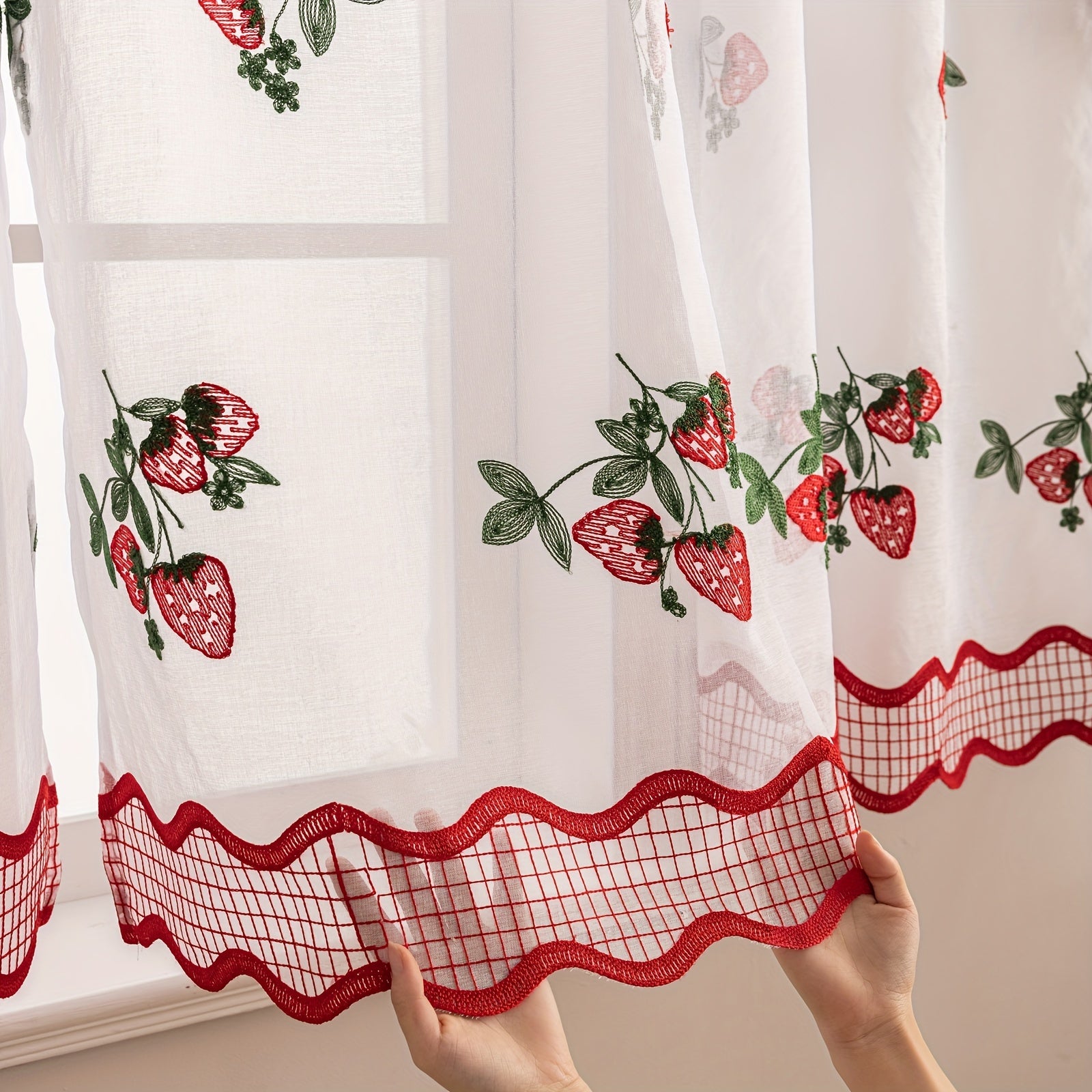 Rideaux courts brodés fraises style bohème pour cuisine (2 panneaux)