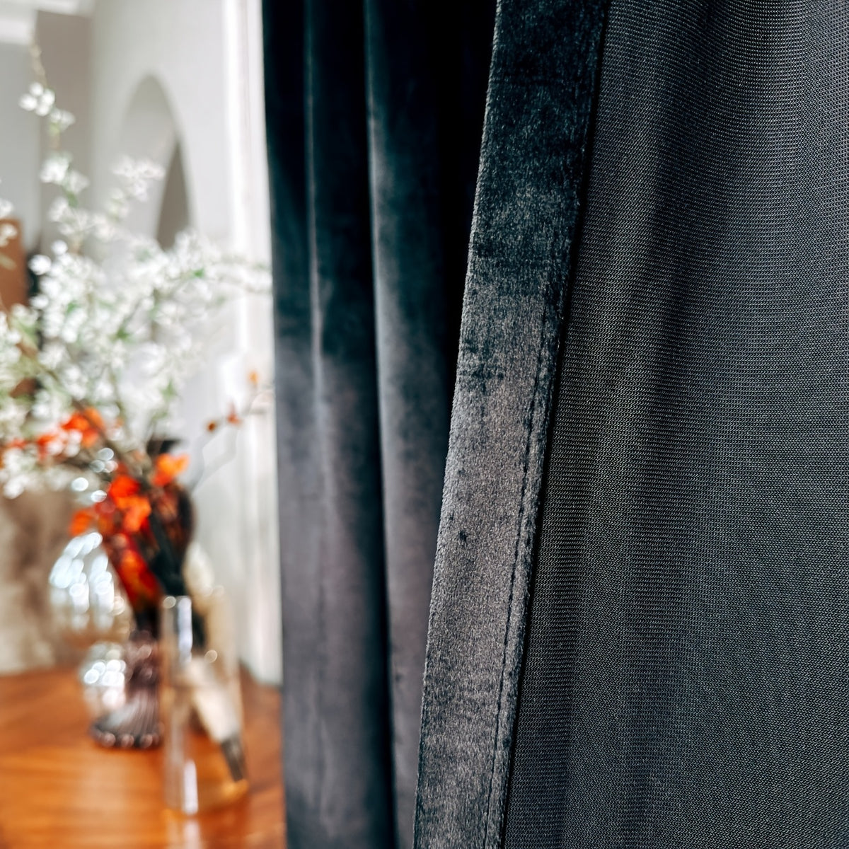 Rideaux velours longs unis brillants en polyester, noir