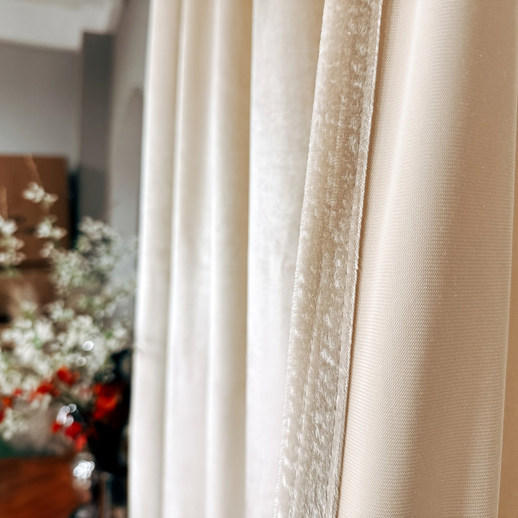 Rideaux velours longs unis brillants en polyester, crème