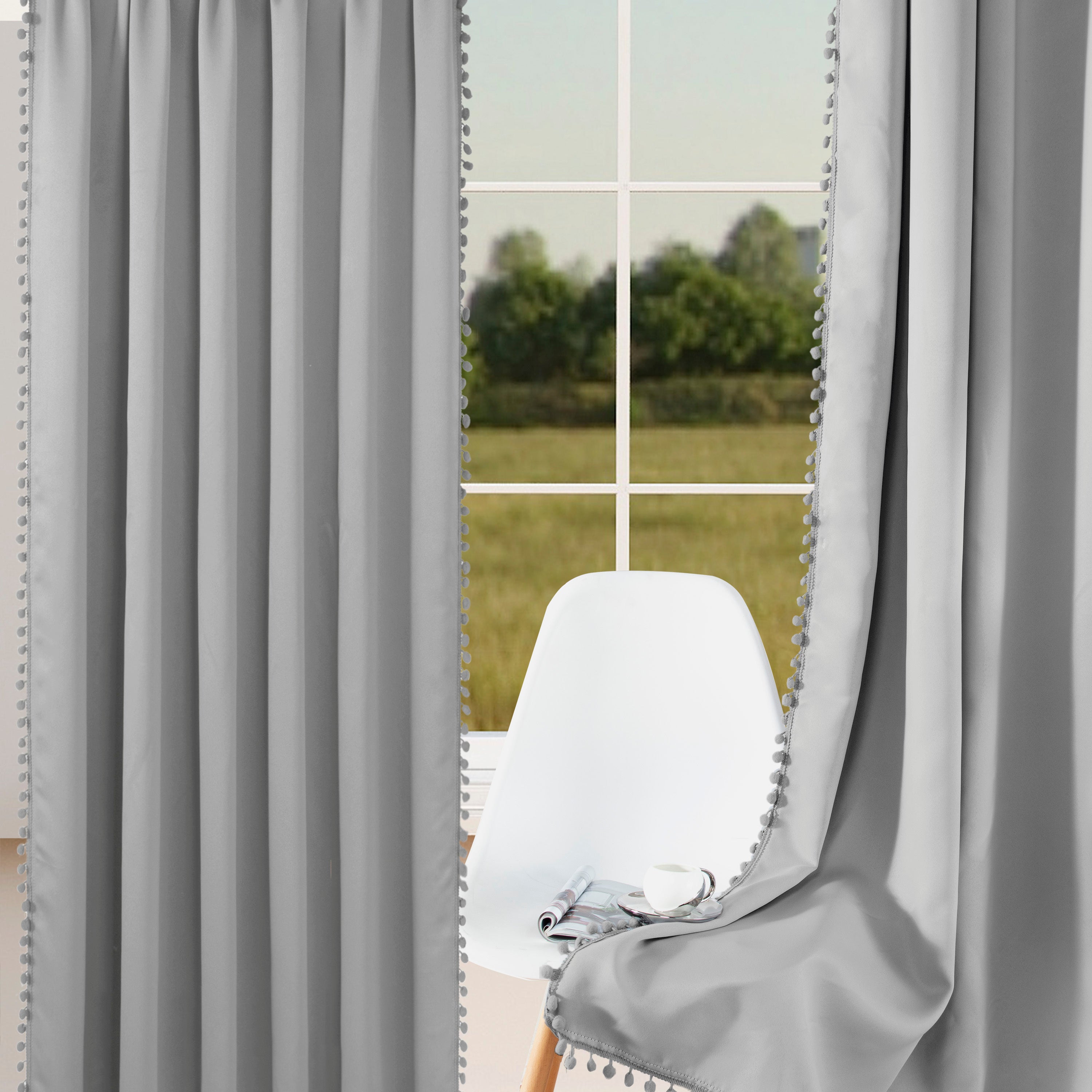 Rideau occultant thermique avec galon pompons pour salon et chambre