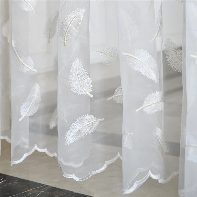 Voilage blanc brodé plumes transparent élégant, largeur 100 à 139 cm