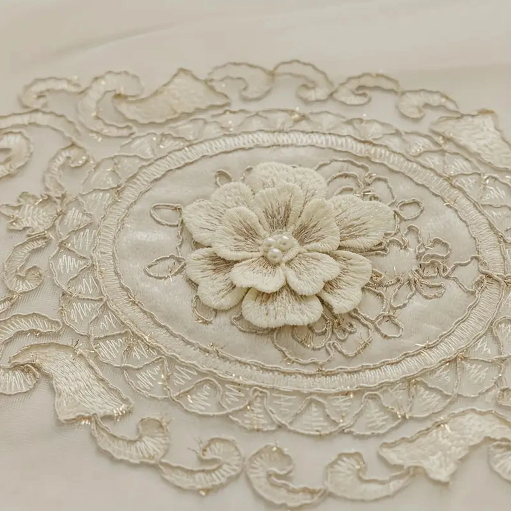 Rideau voilage brodé beige et blanc style européen en polyester, pose à crochets