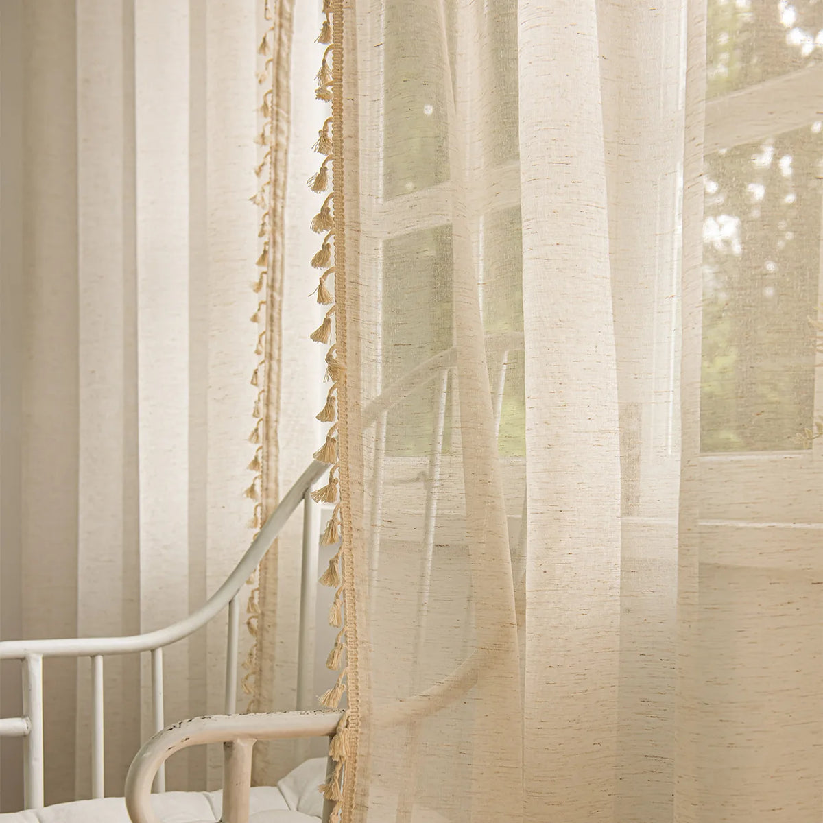 Rideau voilage bohème beige pompons tamisant polyester, hauteur 160 à 199 cm Image