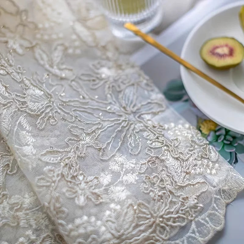Voilage blanc brodé floral tamisant en polyester élégant, largeur 140 à 199 cm