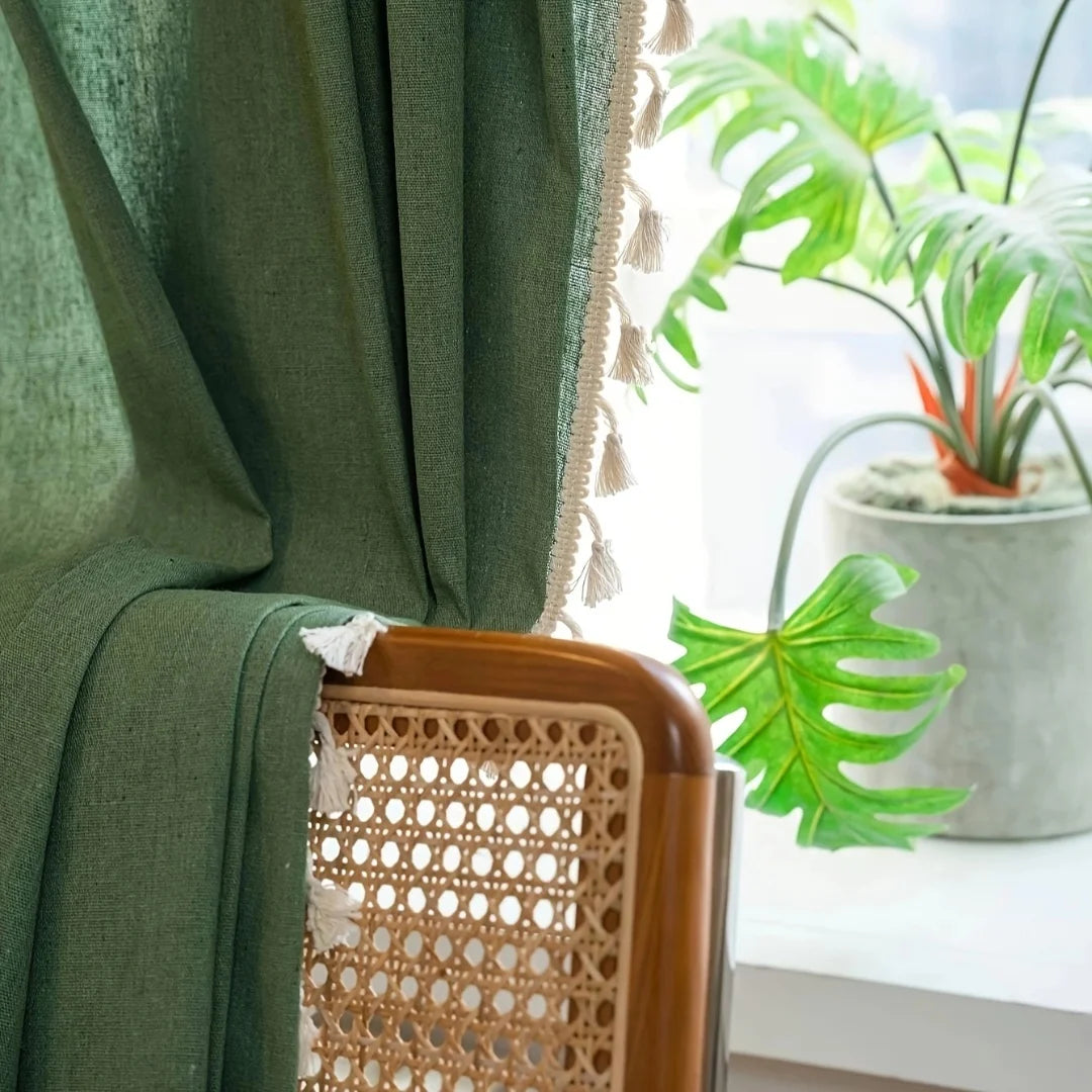 Rideau occultant vert bohème à pompons en polyester coton
