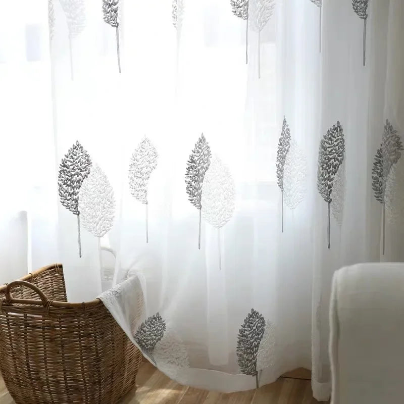 Rideau voilage blanc brodé motif arbre, largeur 100 à 139 cm