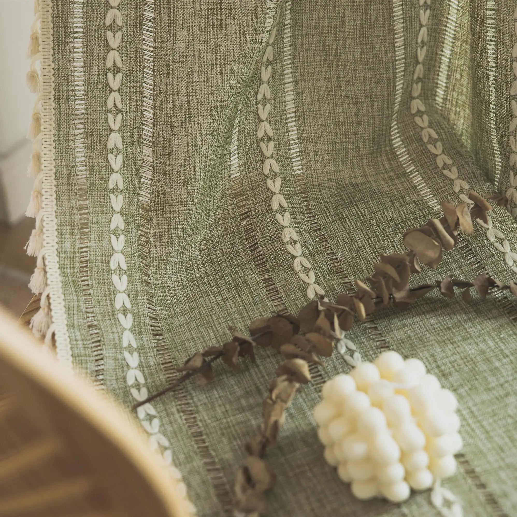 Rideau bohème en coton lin brodé à pompons style vintage