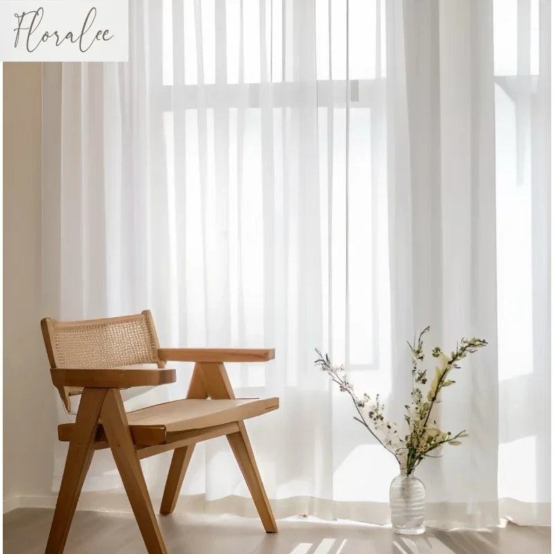 Voilage blanc en polyester effet tulle épais tamisant, pose à passe-tringle Image