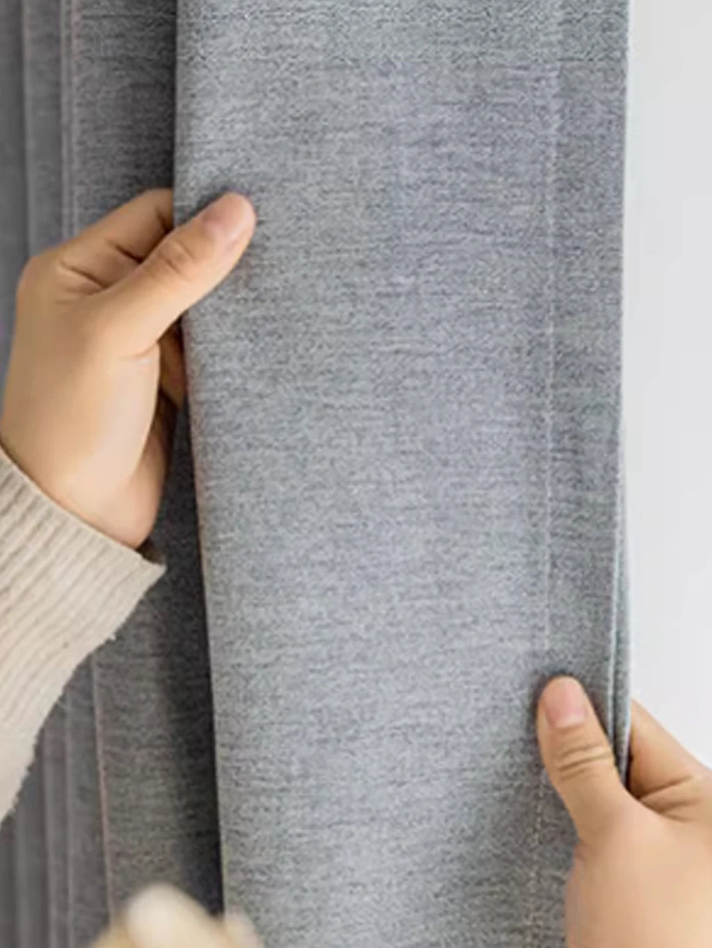 Rideau occultant gris effet lin en polyester, largeur 140 à 199 cm