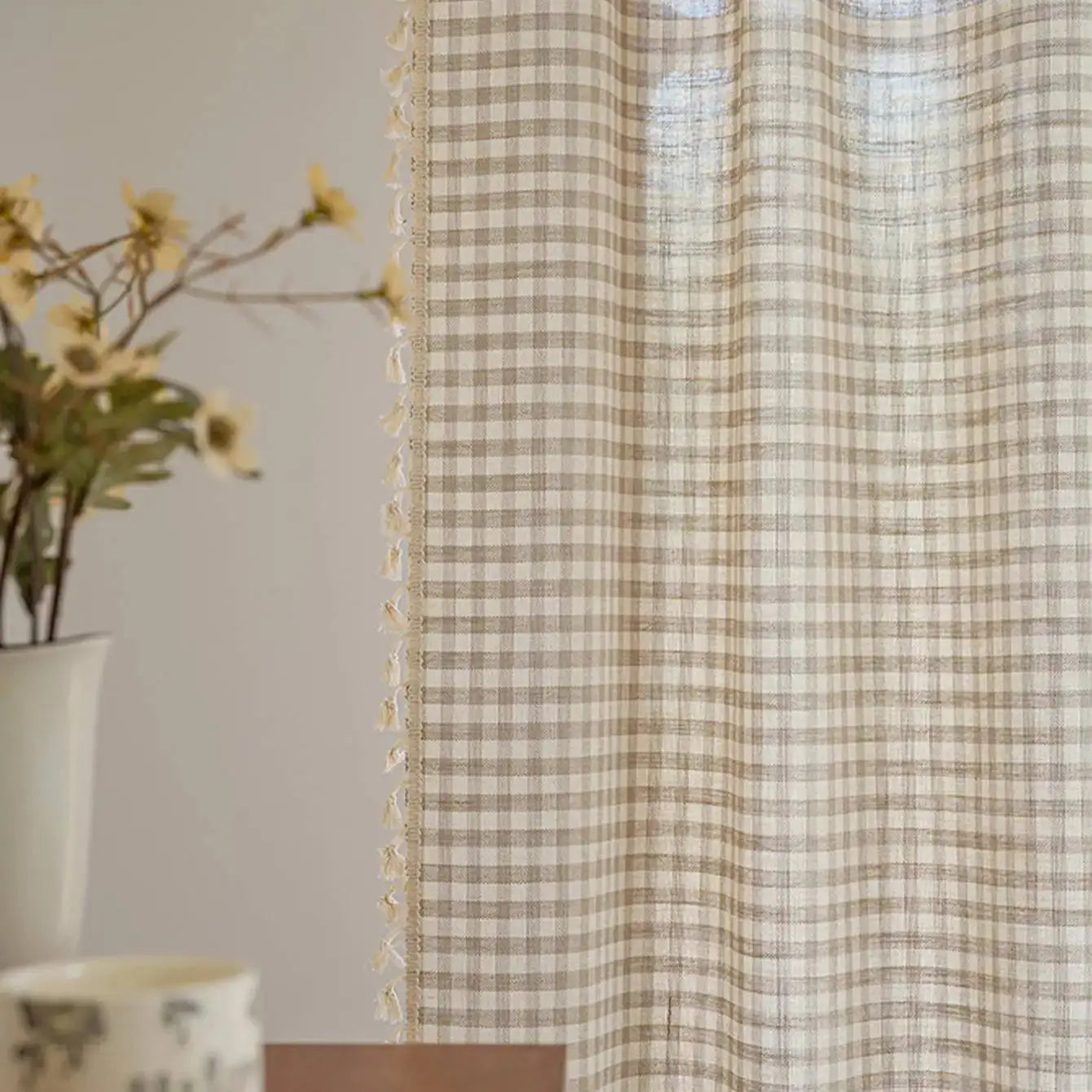 Rideau à carreaux beige style campagne avec pompons – 1 panneau