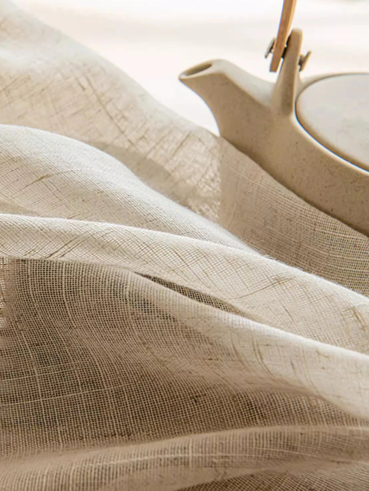 Voilage beige effet lin rustique tamisant léger, largeur 140 à 199 cm