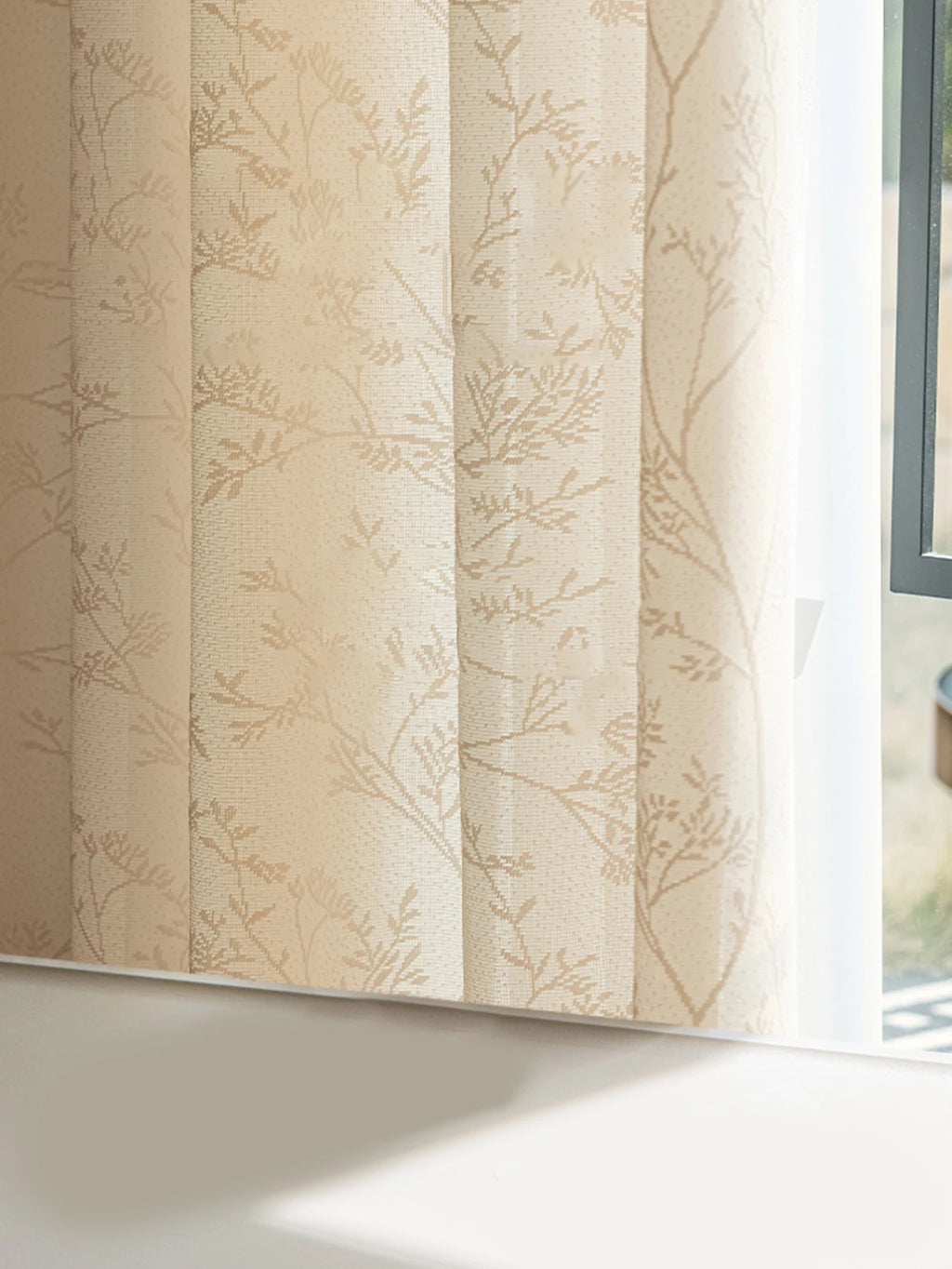 Rideau voilage jacquard beige motif branches, largeur 100 à 139 cm