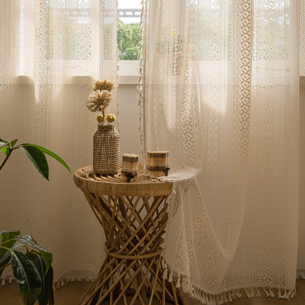 Rideau voilage bohème en coton macramé ajouré avec pompons, largeur 140 à 199 cm