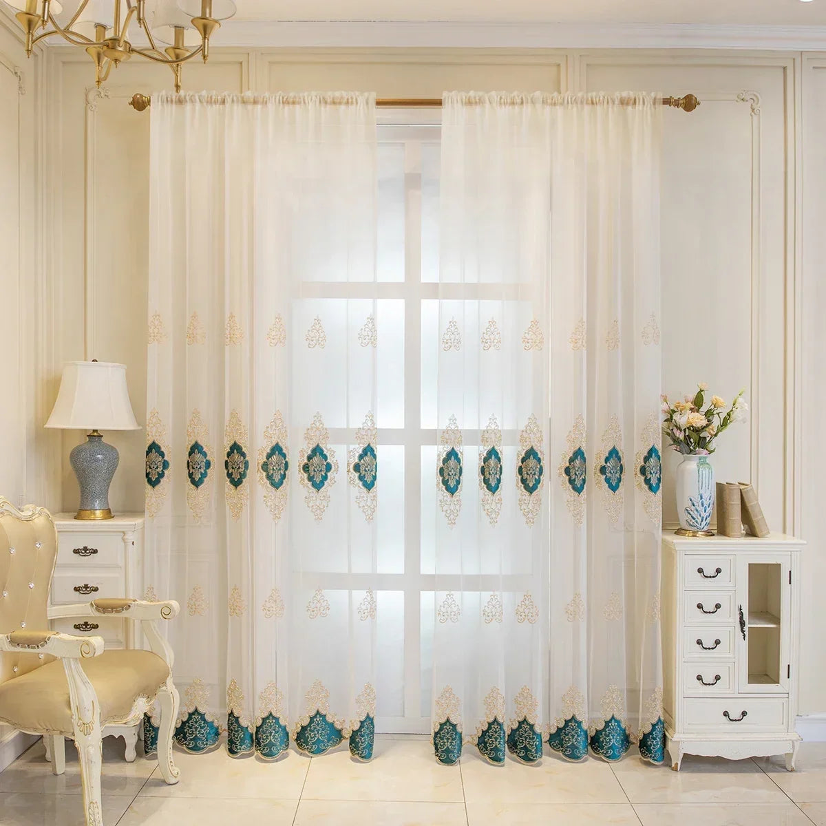 Rideau voilage brodé bleu et doré translucide style luxe pour salon