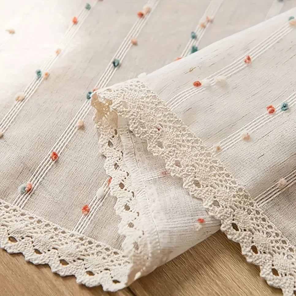 Rideau court en voile beige à pompons et dentelle pour petite fenêtre