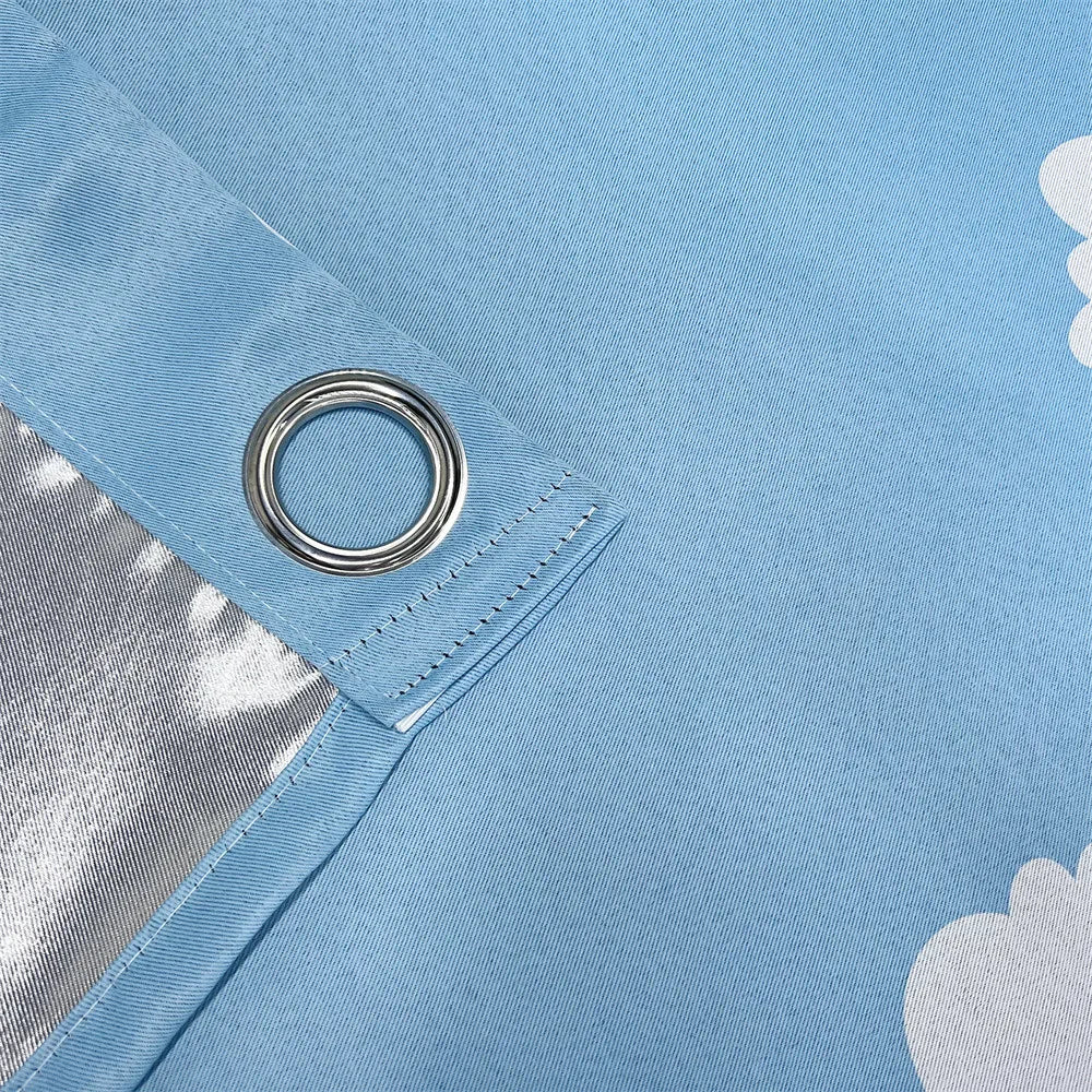 Rideau occultant bleu à motifs nuages pour chambre enfant
