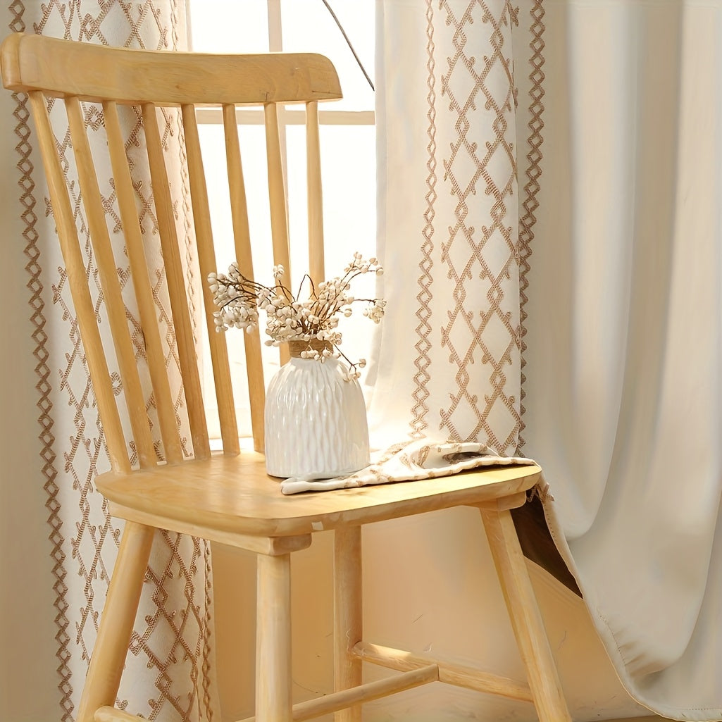 Rideaux occultants brodés beige en polyester style bohème (2 panneaux)