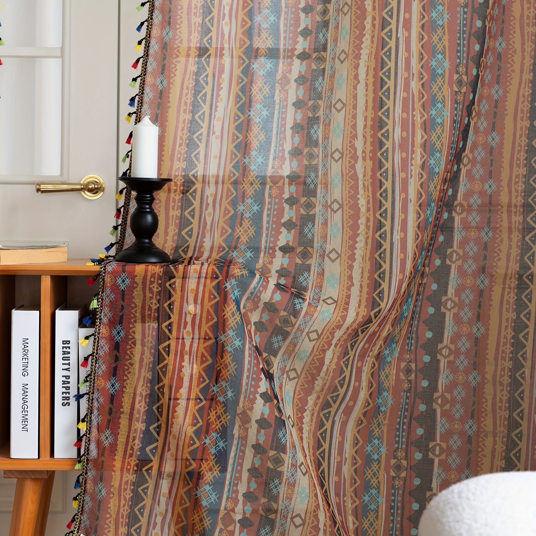 Rideau voilage bohème à rayures multicolores avec pompons (2 panneaux)