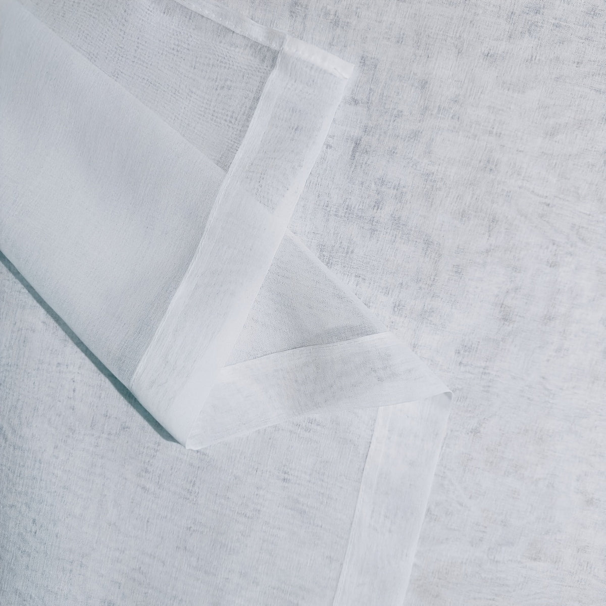 Rideau voilage grande largeur blanc semi-transparent pour baie vitrée, hauteur 270 cm et plus
